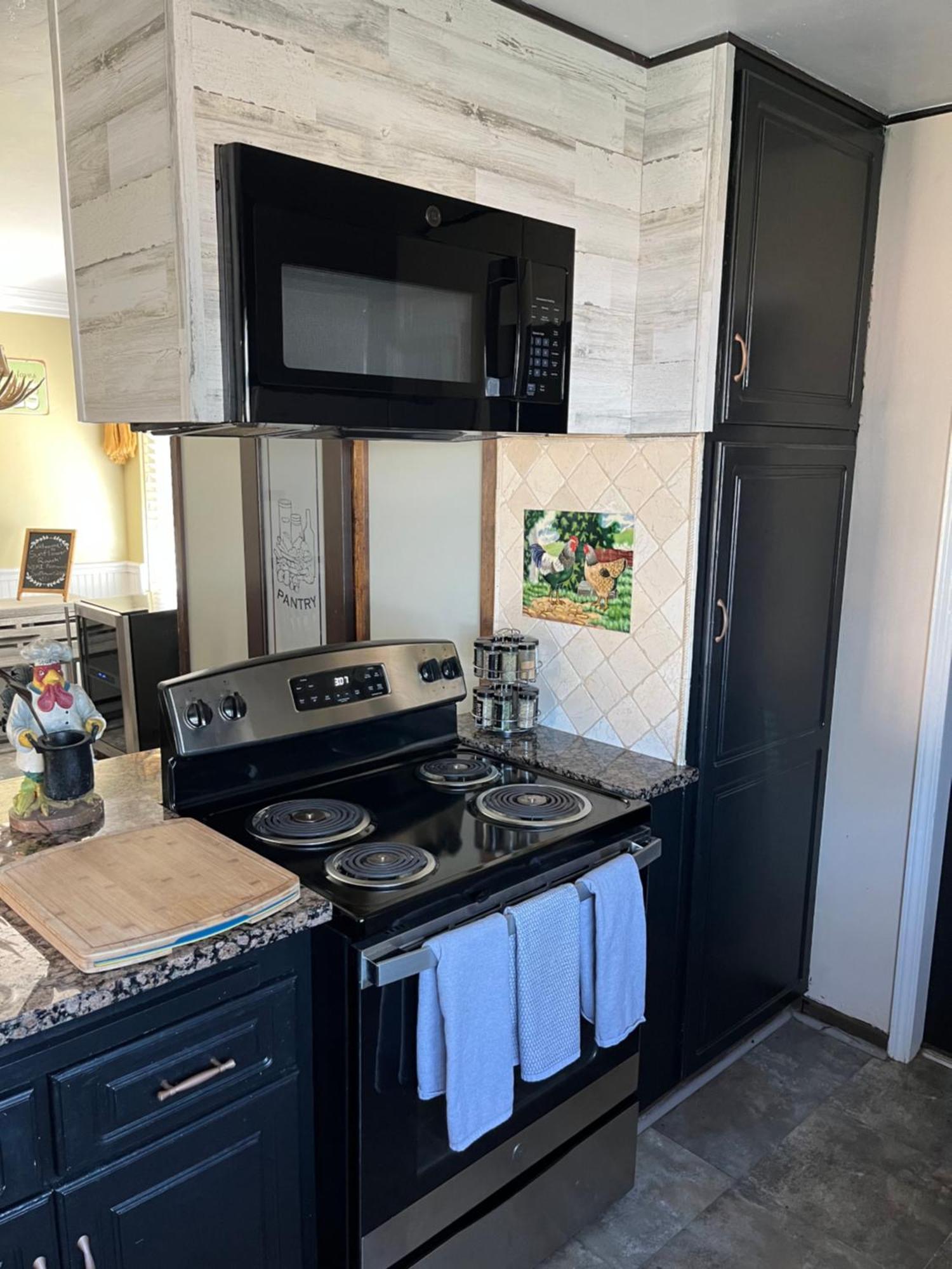 Peaceful & Cozy 3 Bedroom Ranch-home W/fireplace *