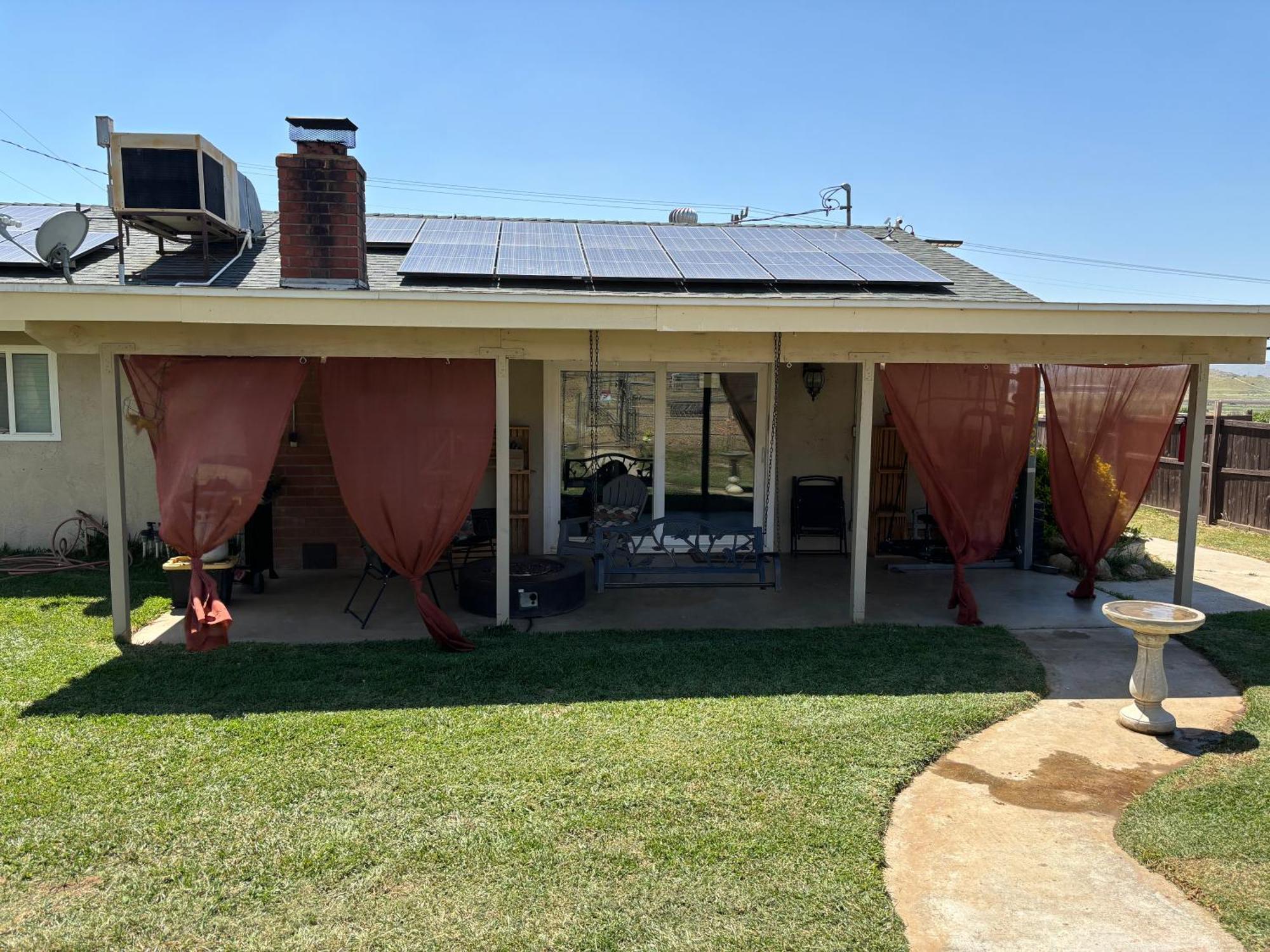 Peaceful & Cozy 3 Bedroom Ranch-home W/fireplace Hemet